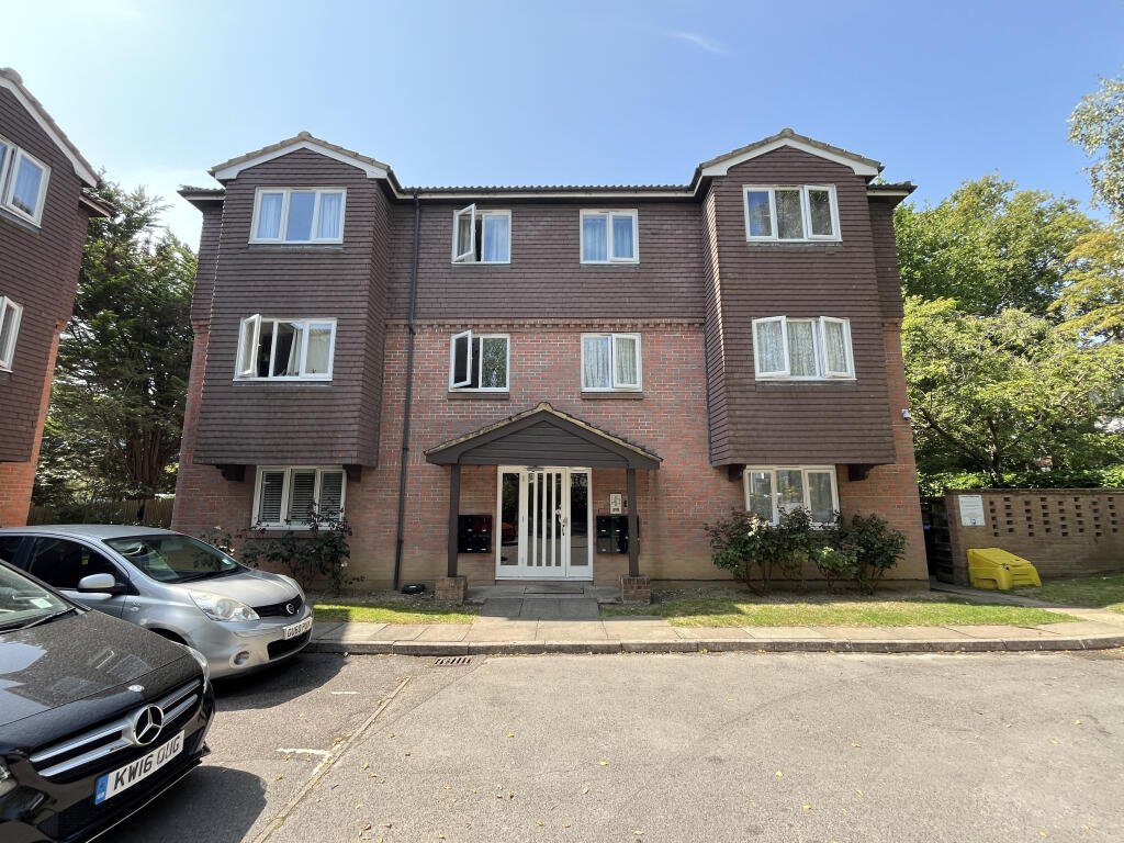 Main image of property: 12 Parklands, Lynwood Road, Redhill, Surrey, RH1