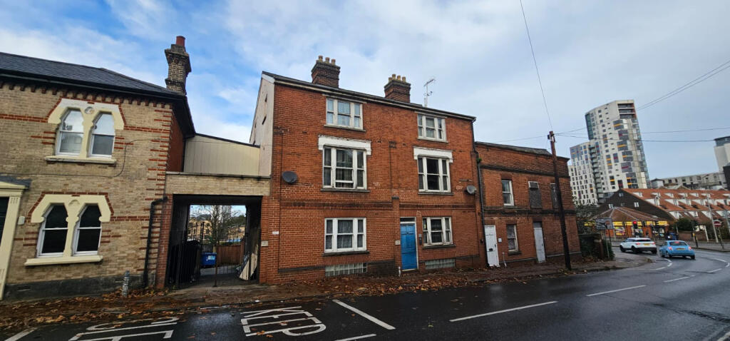 Main image of property: Flat 8, 16 Stoke Street, Ipswich, Suffolk, IP2