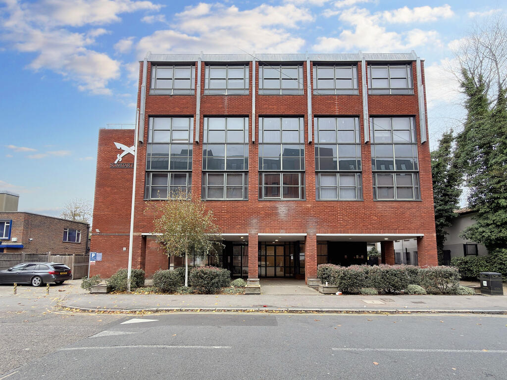 Main image of property: Flat 20 Scimitar House, 23 Eastern Road, Romford, Essex, RM1