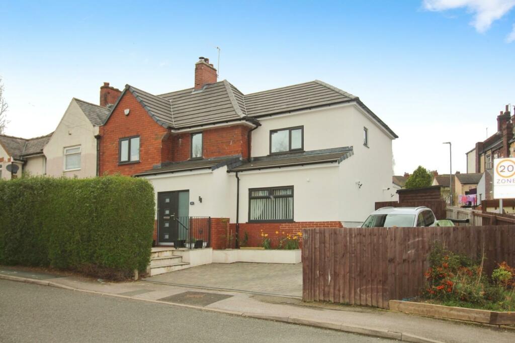 4 bedroom semi-detached house for sale in Raynville Road, Leeds, LS13