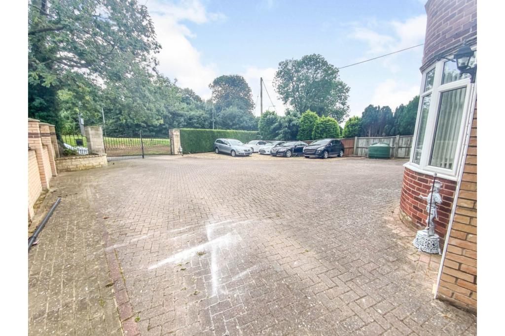3 bedroom detached house for sale in Folksworth Road, Norman Cross