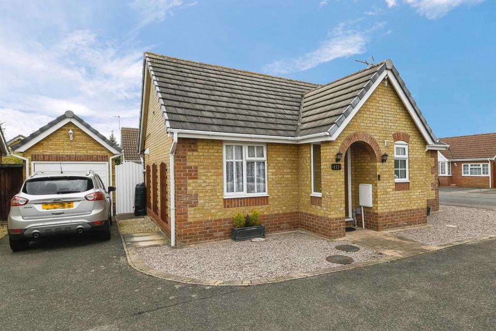 2 bedroom detached bungalow for sale in Malt Drive, Wisbech, PE14