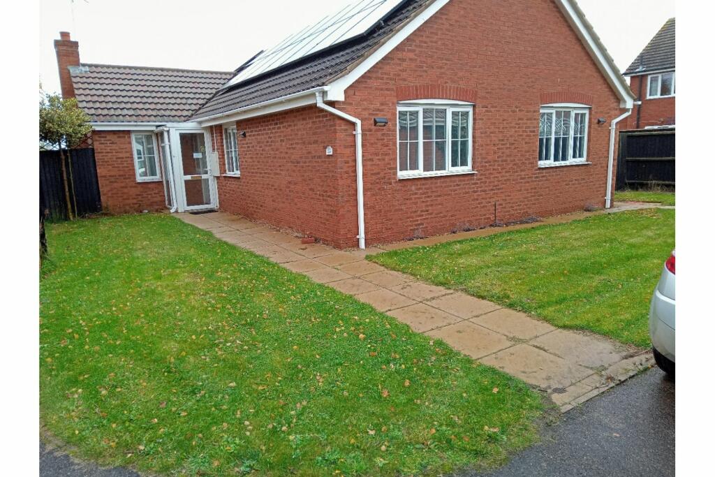 3 bedroom detached house for sale in Shearers Drive, Spalding, PE11