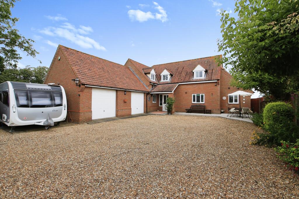 4 bedroom detached house for sale in Doddington Road, March, PE15