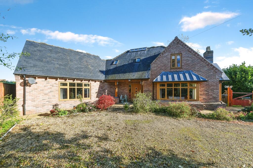 4 bedroom detached house for sale in A1 Woodgate Road, Wisbech, PE13