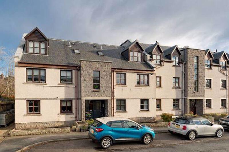Main image of property: 9 Drovers Way, Innerleithen, EH44 6HE