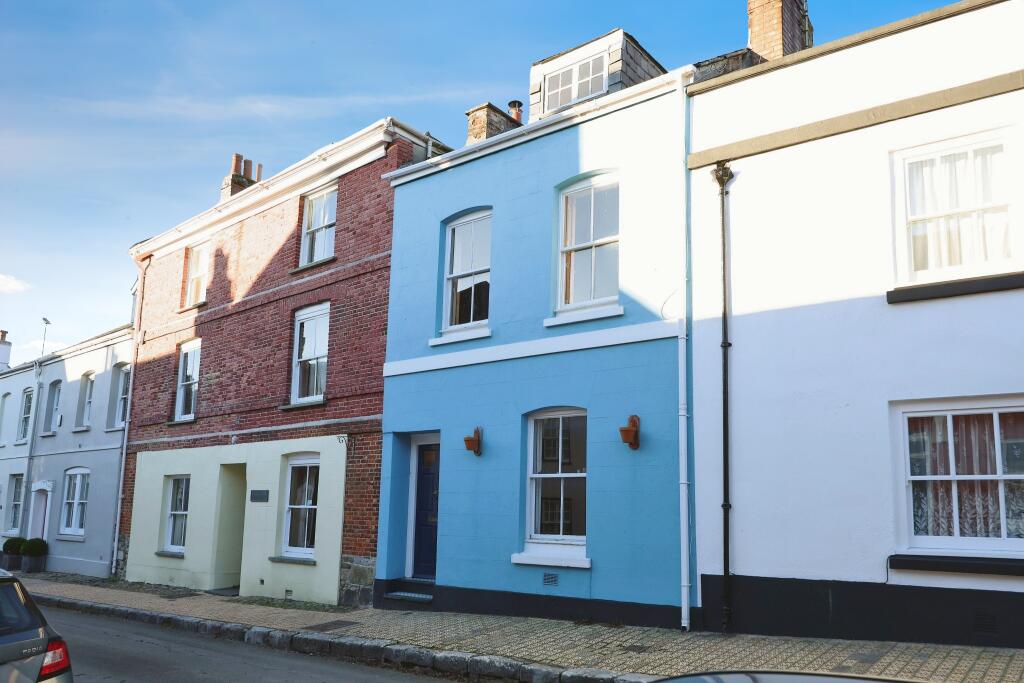 3 bedroom terraced house for sale in Fore Street, Plymouth, PL7