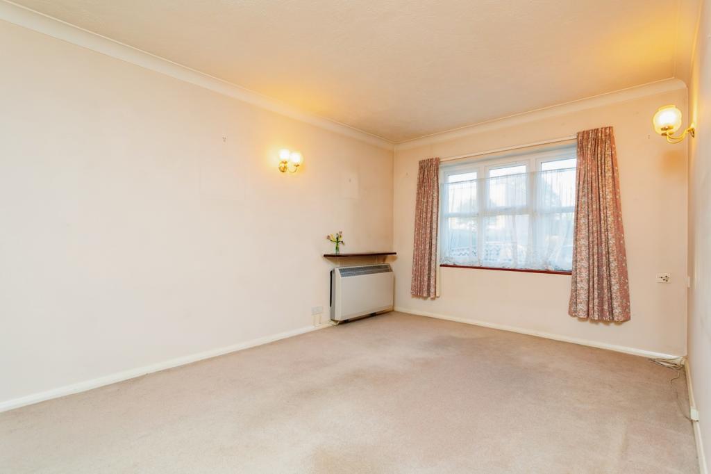2 bedroom retirement property for sale in Magnolia Court, Horley, RH6