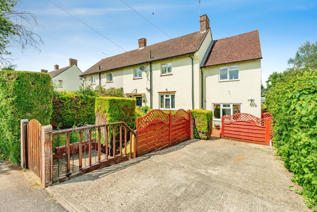 4 bedroom semidetached house for sale in Kenrick Square, Bletchingley
