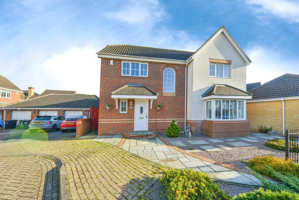 4 bedroom detached house for sale in Howberry Green, Arlesey, SG15