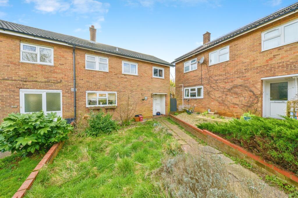 3 bedroom end of terrace house for sale in Longfields, Stevenage, SG2