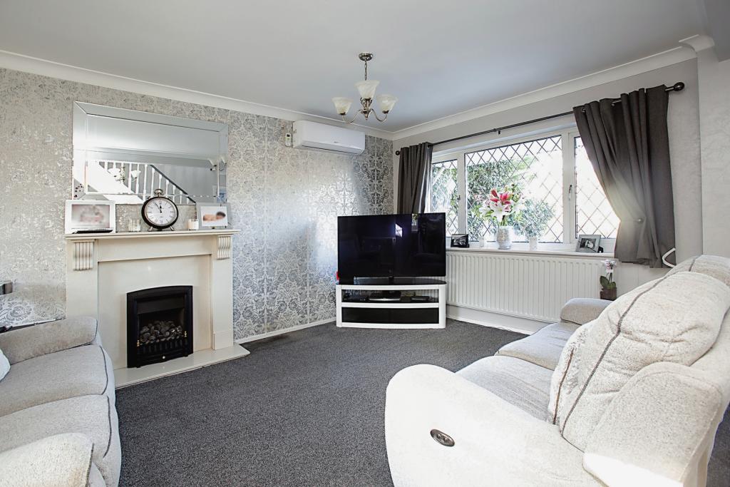 4 bedroom detached house for sale in Woolwich Road, Abbey Wood, London, SE2