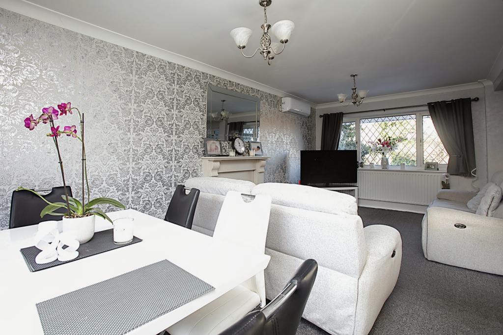 4 bedroom detached house for sale in Woolwich Road, Abbey Wood, London, SE2