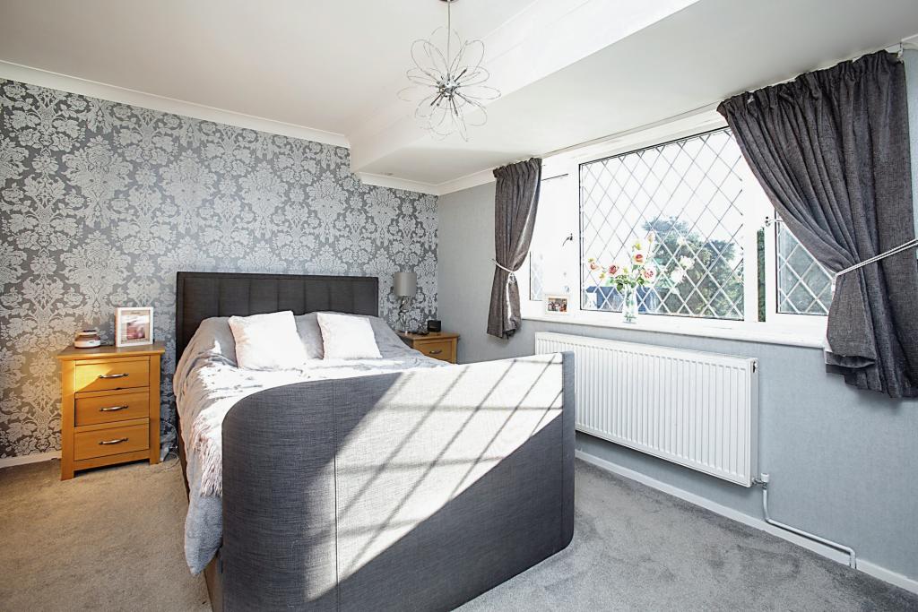 4 bedroom detached house for sale in Woolwich Road, Abbey Wood, London, SE2