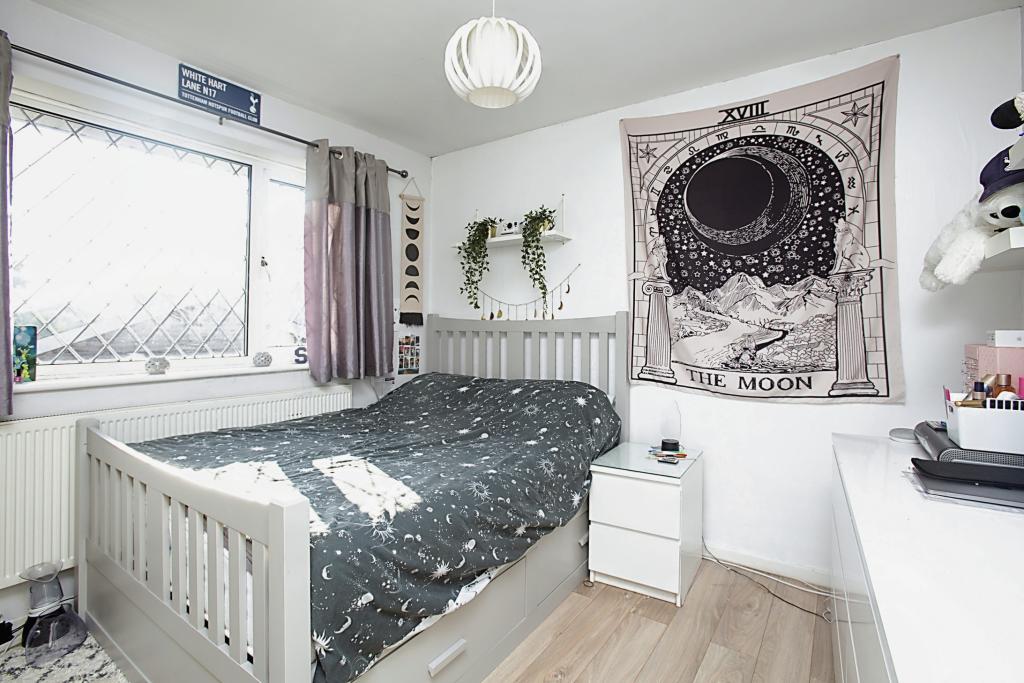 4 bedroom detached house for sale in Woolwich Road, Abbey Wood, London, SE2