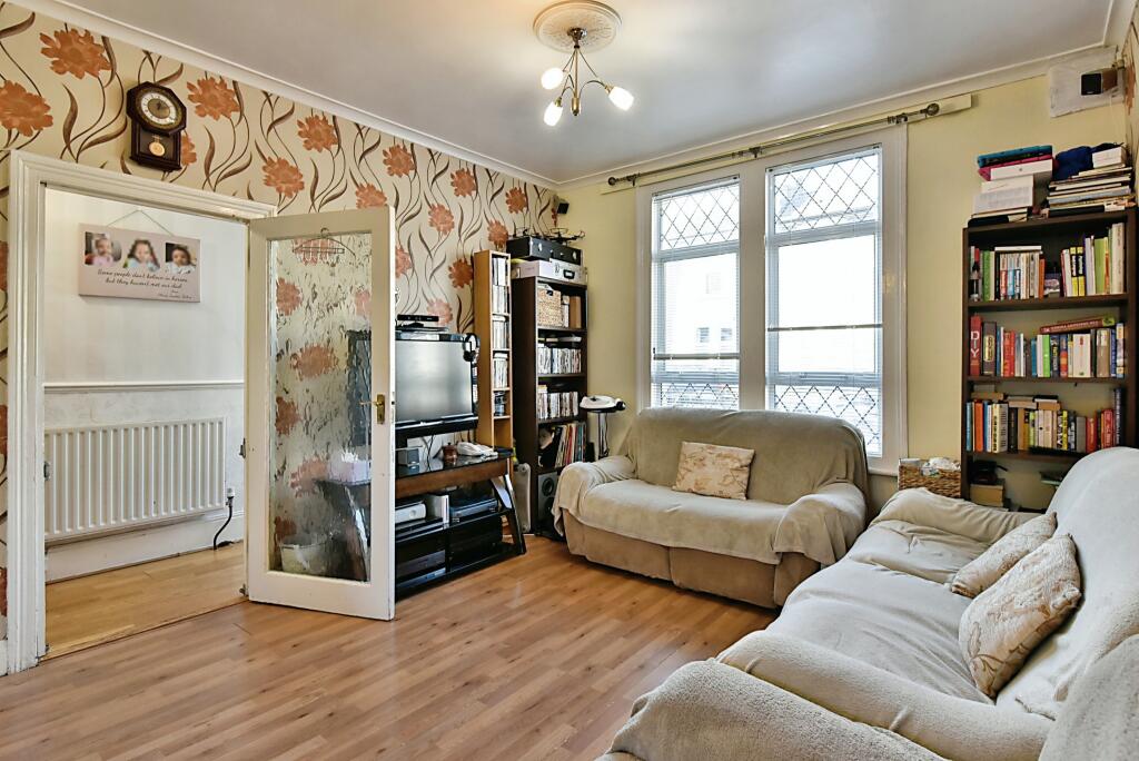 4 bedroom terraced house for sale in Kneller Road, London, SE4