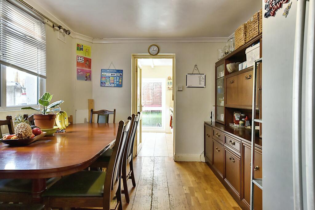 4 bedroom terraced house for sale in Kneller Road, London, SE4