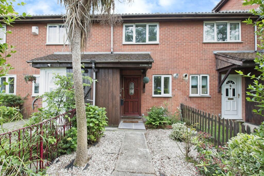 2 bedroom terraced house for sale in Gadwall Way, London, SE28