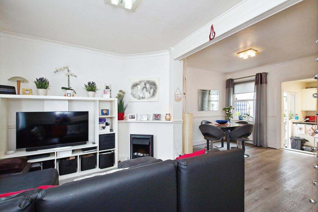 2 bedroom terraced house for sale in Green Lane, Eltham, New Eltham