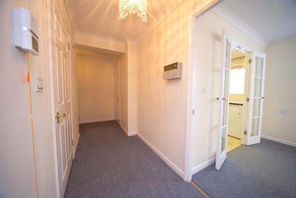 1 bedroom flat for sale in Acorn Court, Waltham Cross, Cheshunt