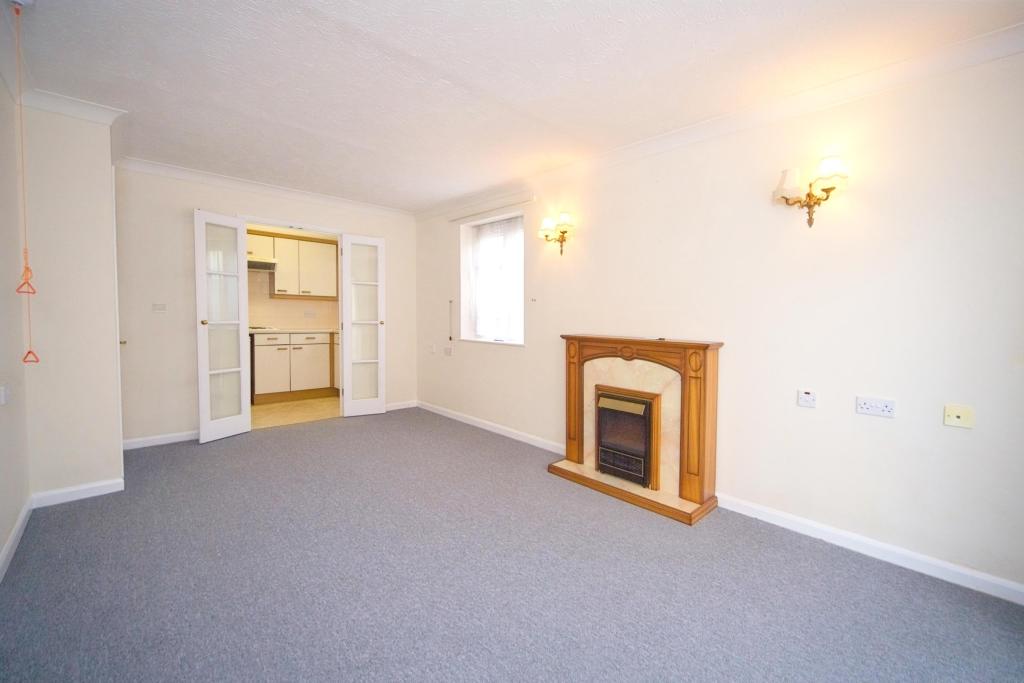 1 bedroom flat for sale in Acorn Court, Waltham Cross, Cheshunt
