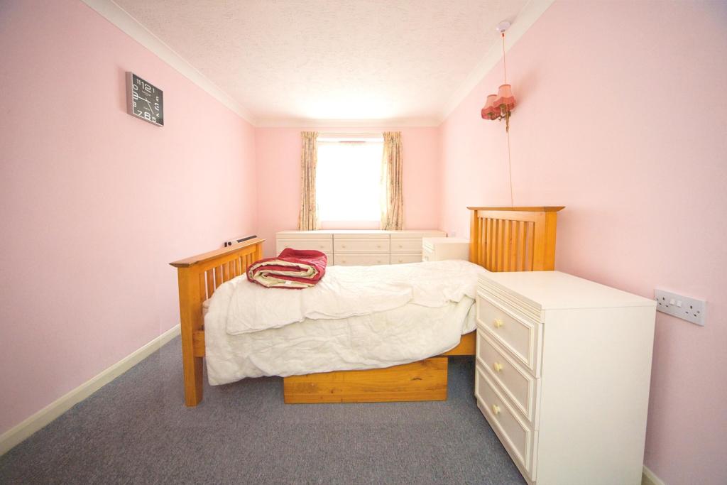 1 bedroom flat for sale in Acorn Court, Waltham Cross, Cheshunt