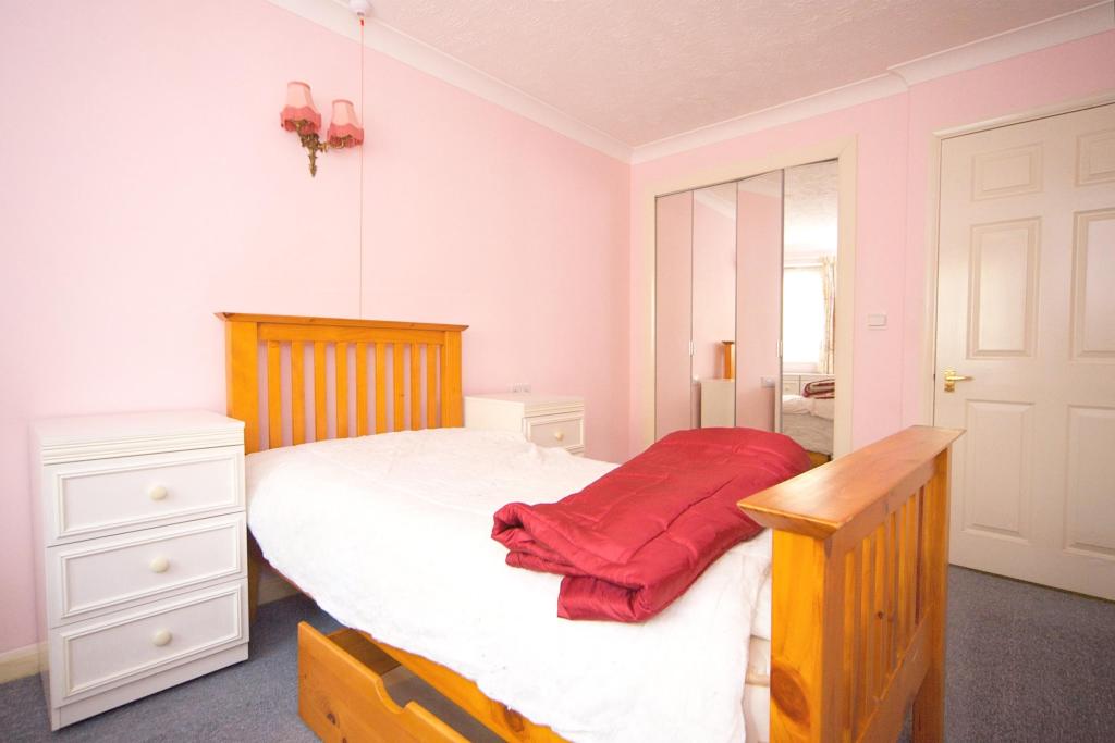 1 bedroom flat for sale in Acorn Court, Waltham Cross, Cheshunt
