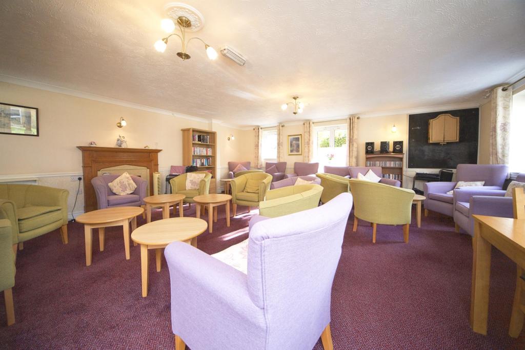 1 bedroom flat for sale in Acorn Court, Waltham Cross, Cheshunt