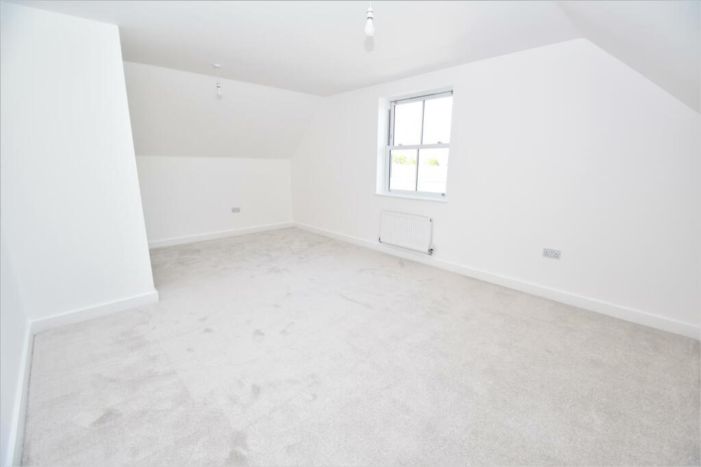 4 bedroom link detached house for sale in Artillery Place, New Garrison