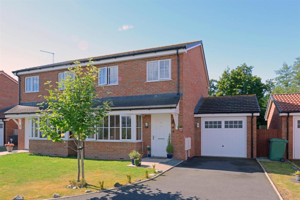 3 bedroom semidetached house for sale in Linden Fields, Minsterley