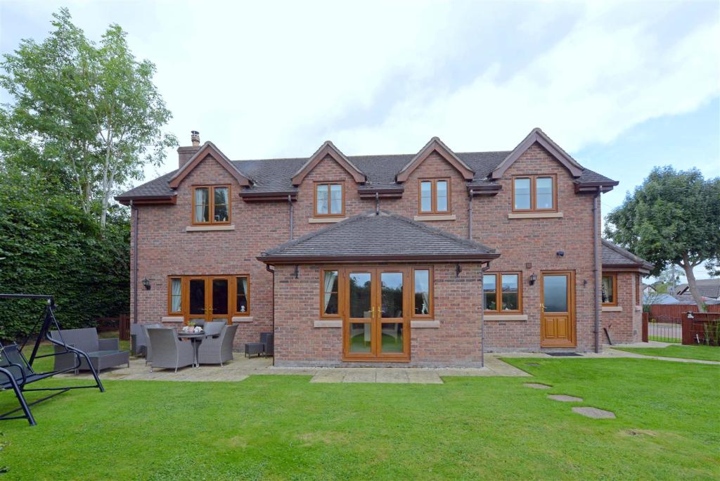 4 bedroom detached house for sale in Crew Green, Near Shrewsbury, SY5
