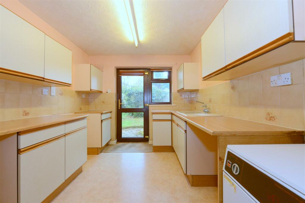 3 bedroom detached bungalow for sale in Brookside, Pontesbury