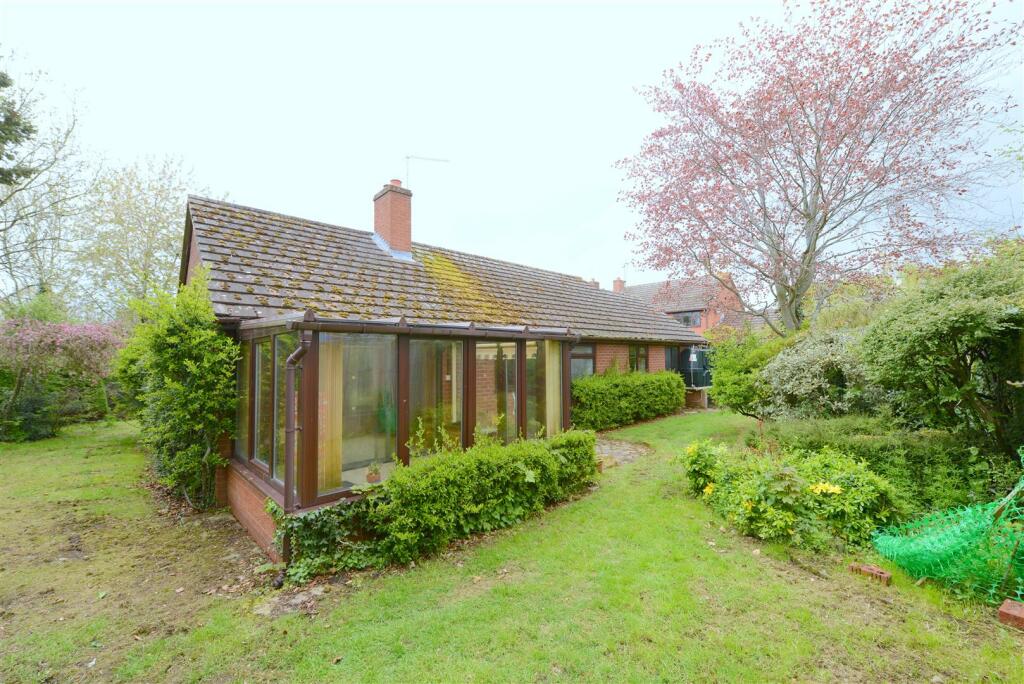 3 bedroom detached bungalow for sale in Brookside, Pontesbury