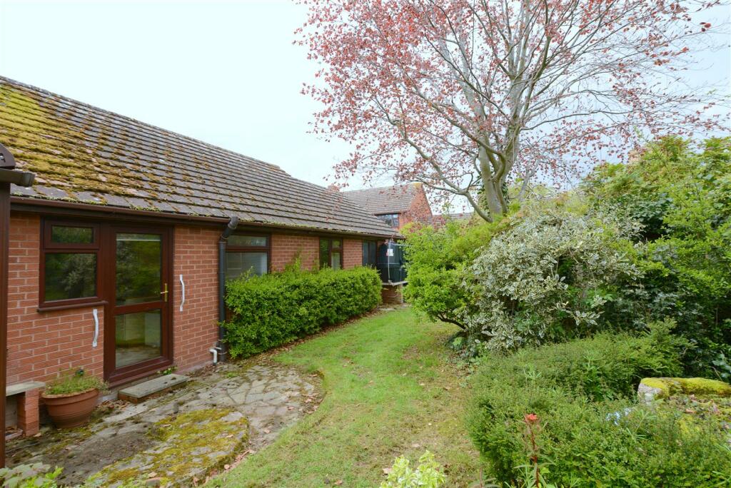3 bedroom detached bungalow for sale in Brookside, Pontesbury