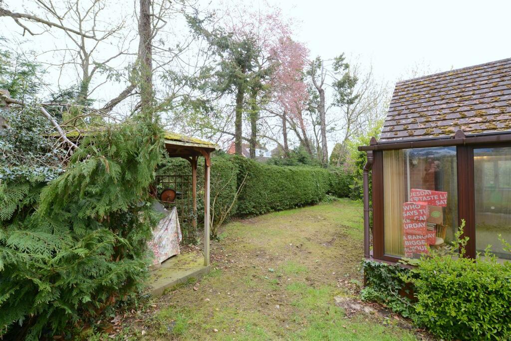 3 bedroom detached bungalow for sale in Brookside, Pontesbury