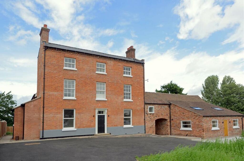 2 bedroom town house for sale in Canal Side, Castlefields, Shrewsbury, SY1