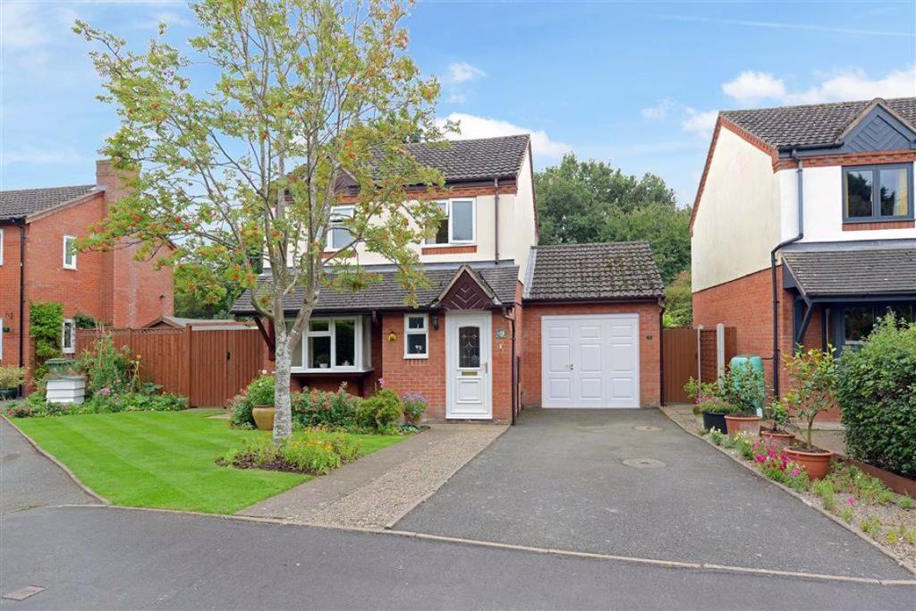 3 bedroom detached house for sale in The Fairways, Condover, Shrewsbury