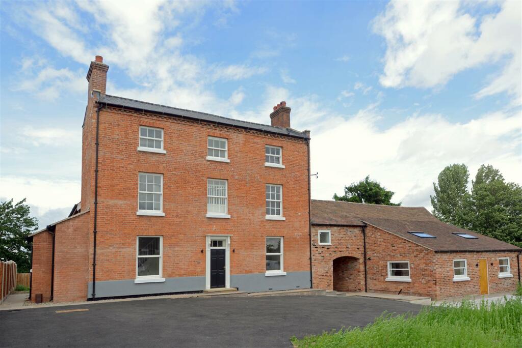 2 bedroom town house for sale in Canal side, Castlefields, Shrewsbury, SY1