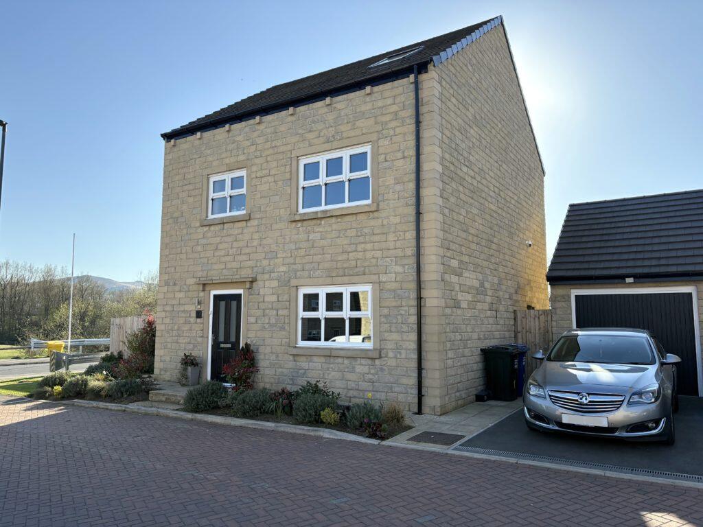Main image of property: 4 bedroom detached house for sale – 1 Lawnwood Avenue, Skipton, BD23 2FE