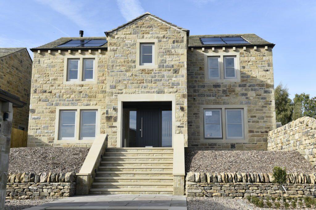 Main image of property: 4 bedroom detached house for sale – 4 Green Bank, Glusburn, BD20 8FU