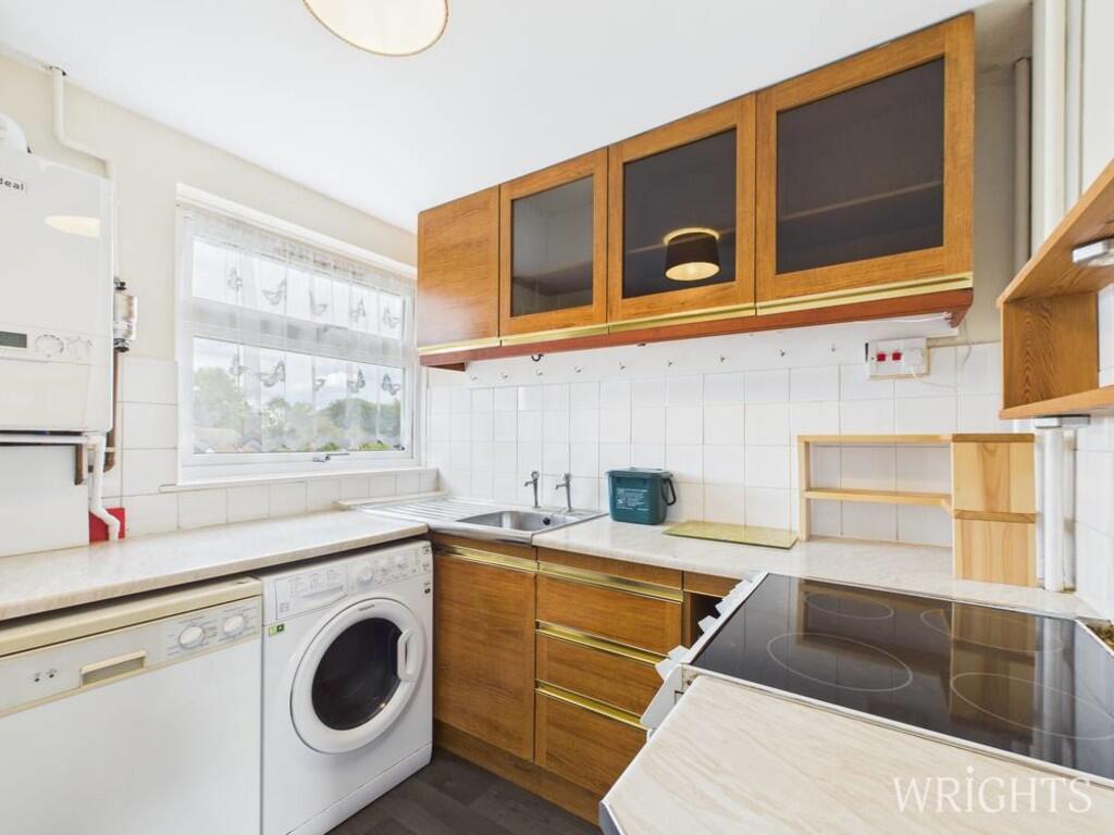 Main image of property: Deanscroft, Knebworth