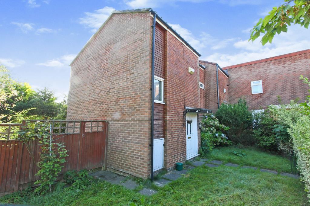 2 bedroom end of terrace house for sale in Ladybrook Grove, Wilmslow, SK9