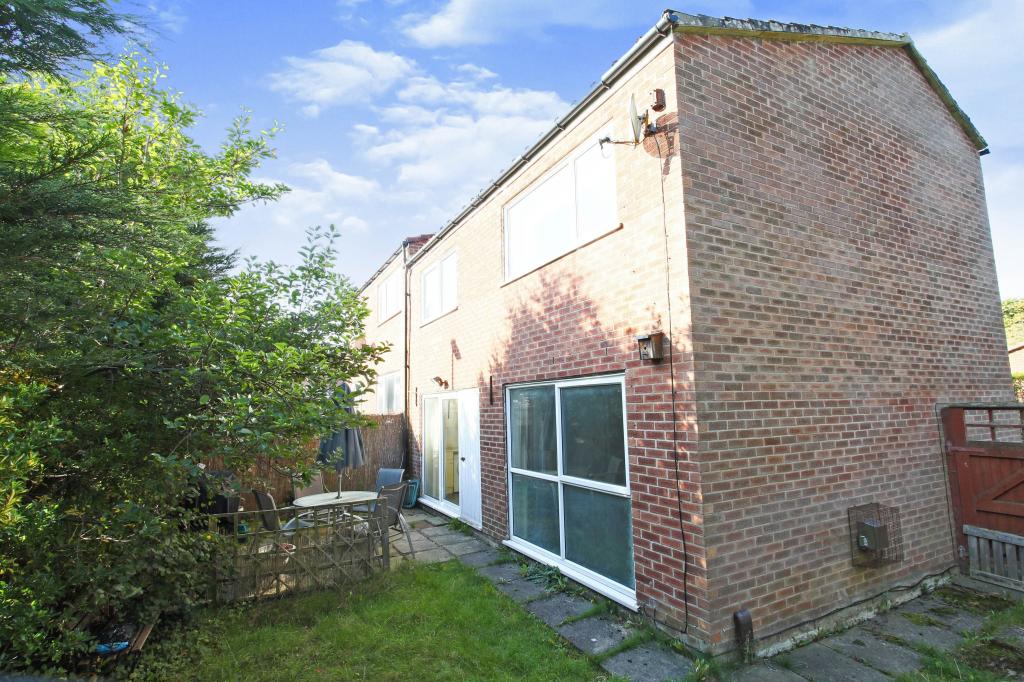 2 bedroom end of terrace house for sale in Ladybrook Grove, Wilmslow, SK9