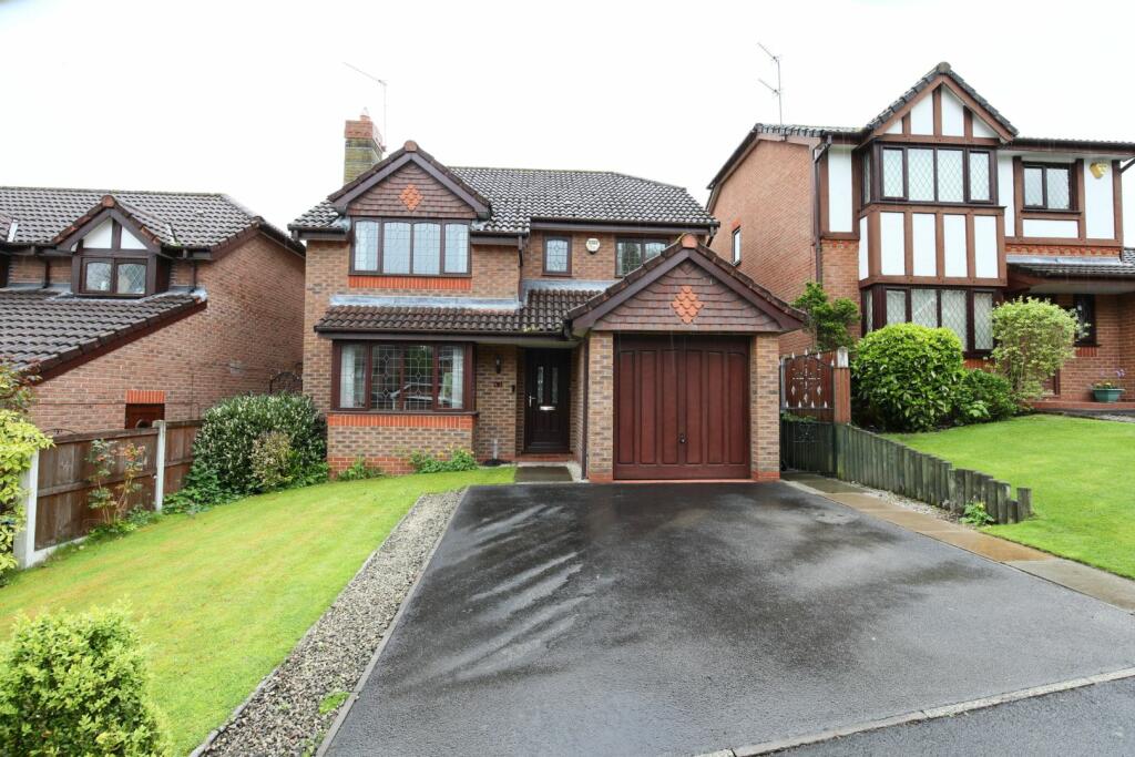 4 bedroom detached house for sale in Waveney Drive, Wilmslow, SK9
