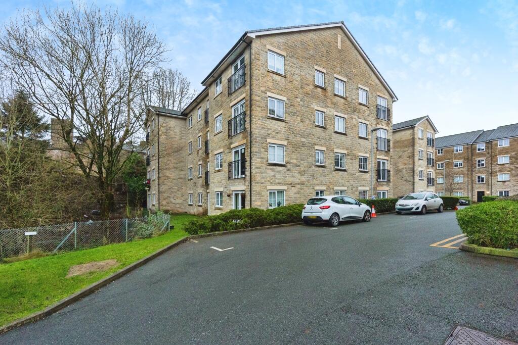2 bedroom apartment for sale in Bramble Court, Stalybridge, SK15
