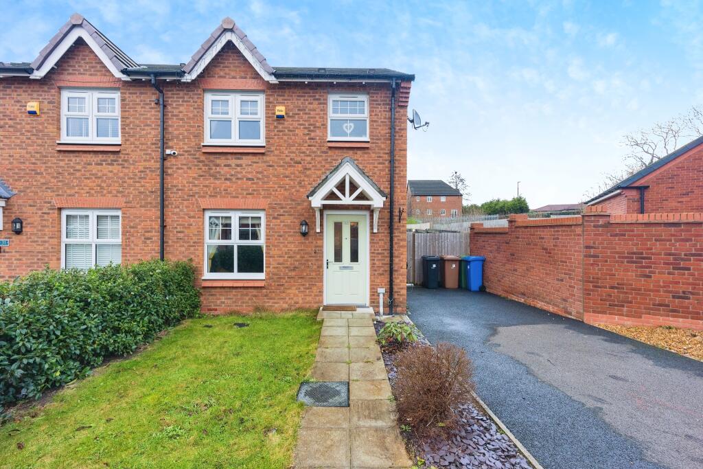 3 bedroom semidetached house for sale in Chapman Avenue, Hyde, SK14