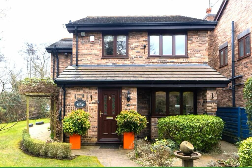 4 bedroom detached house for sale in Priest Avenue, Cheadle, SK8