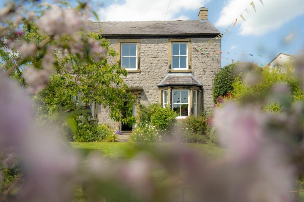 4 bedroom detached house for sale in Alma Road, Tideswell, Buxton, SK17