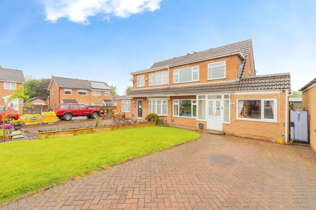 4 bedroom semidetached house for sale in Angel Close, Dukinfield, SK16