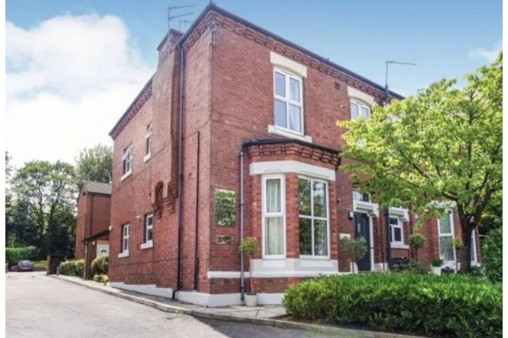 Main image of property: Mottram Road, Hyde, SK14